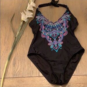 🔥 Kenneth Cole Reaction | One Piece